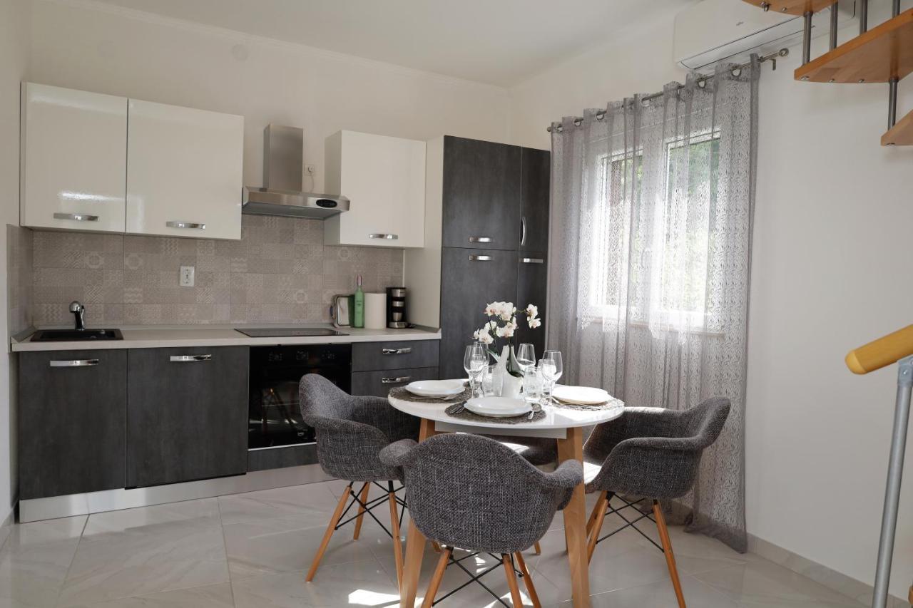 Holiday House Nono Сумартин Экстерьер фото