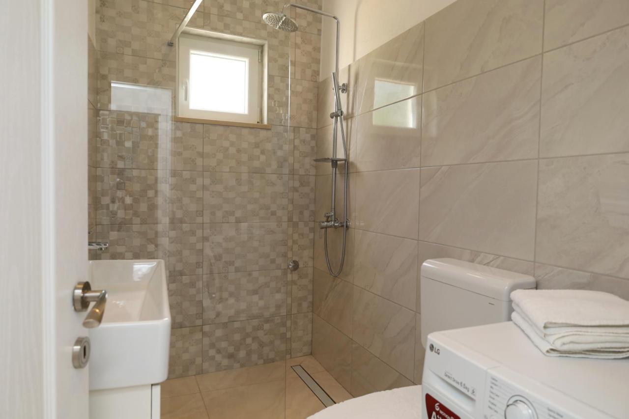 Holiday House Nono Сумартин Экстерьер фото